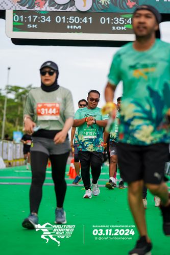 Race photo from Arutmin Borneo Run 2024
