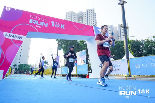 Race photo from Nu Skin Run 10K