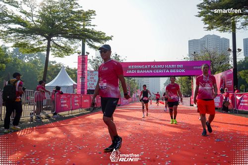 Race photo from Smartfren Run 2025 