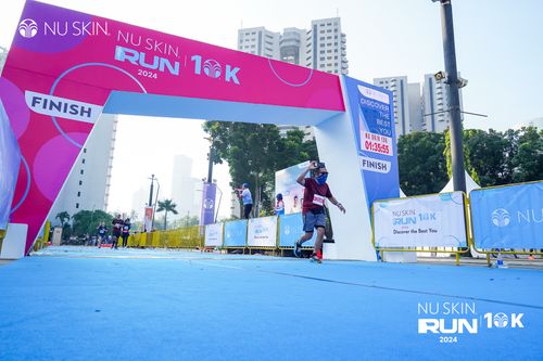 Race photo from Nu Skin Run 10K