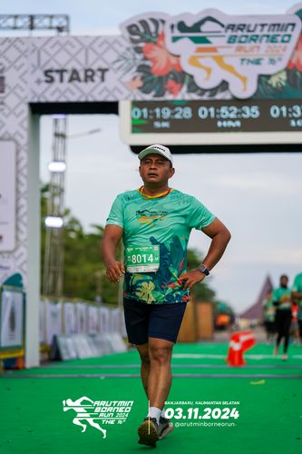 Race photo from Arutmin Borneo Run 2024