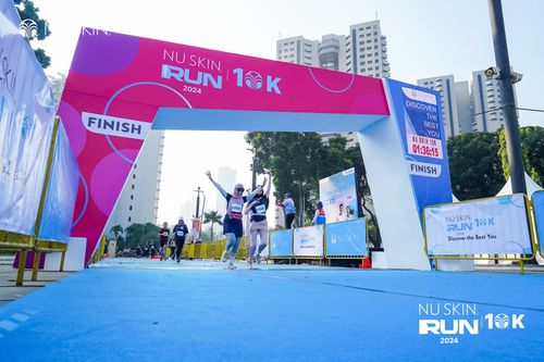 Race photo from Nu Skin Run 10K