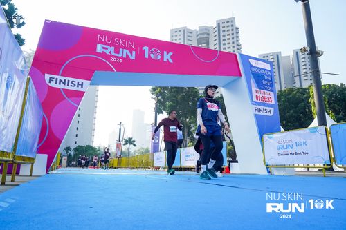 Race photo from Nu Skin Run 10K