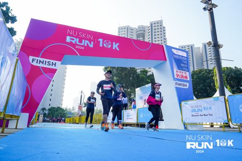 Race photo from Nu Skin Run 10K