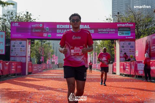 Race photo from Smartfren Run 2025 