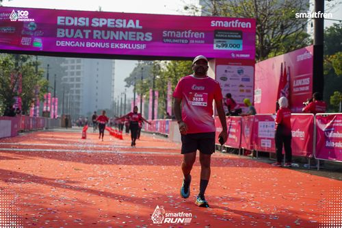 Race photo from Smartfren Run 2025 