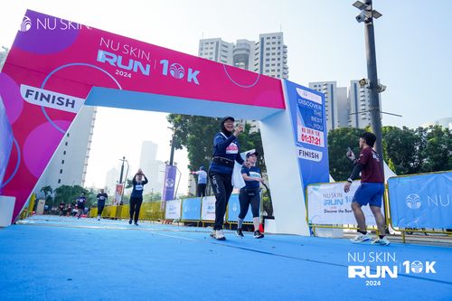 Race photo from Nu Skin Run 10K