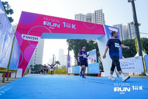 Race photo from Nu Skin Run 10K