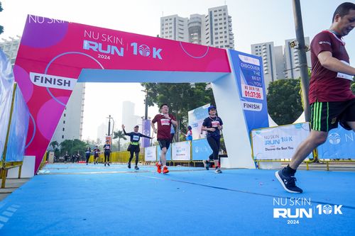 Race photo from Nu Skin Run 10K