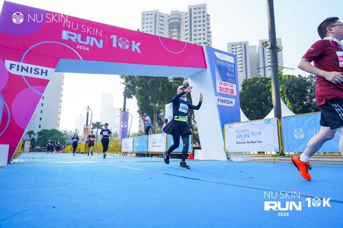 Race photo from Nu Skin Run 10K