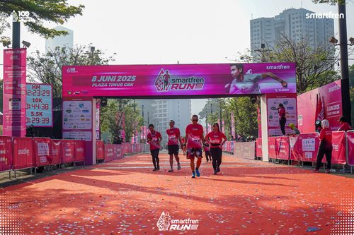 Race photo from Smartfren Run 2025 