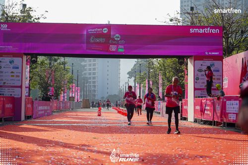 Race photo from Smartfren Run 2025 