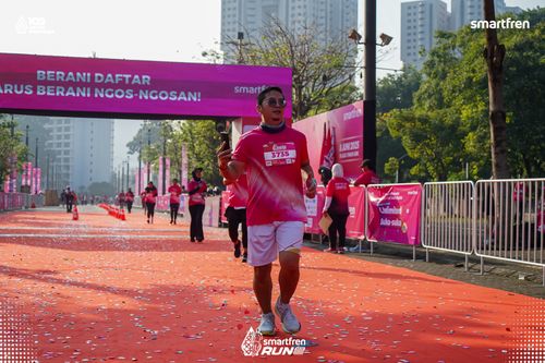 Race photo from Smartfren Run 2025 