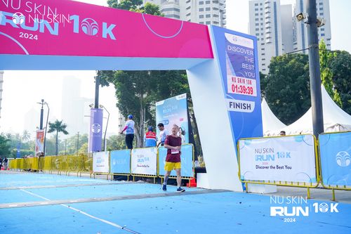 Race photo from Nu Skin Run 10K