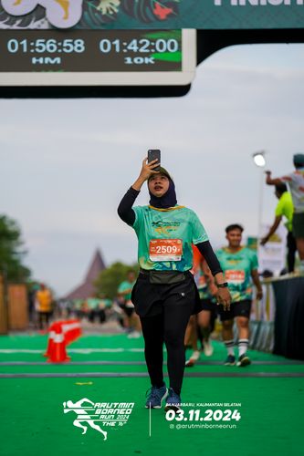 Race photo from Arutmin Borneo Run 2024
