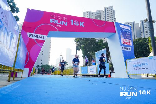 Race photo from Nu Skin Run 10K