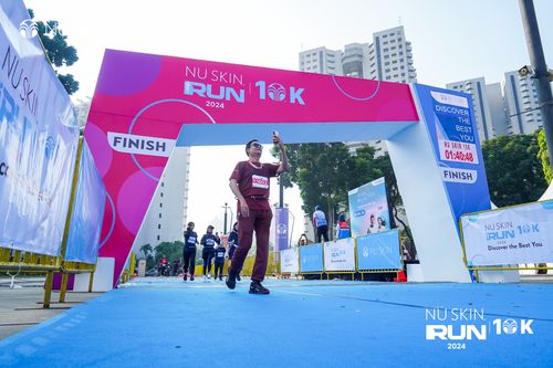 Race photo from Nu Skin Run 10K