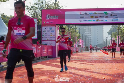 Race photo from Smartfren Run 2025 