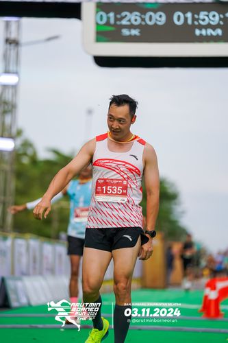 Race photo from Arutmin Borneo Run 2024