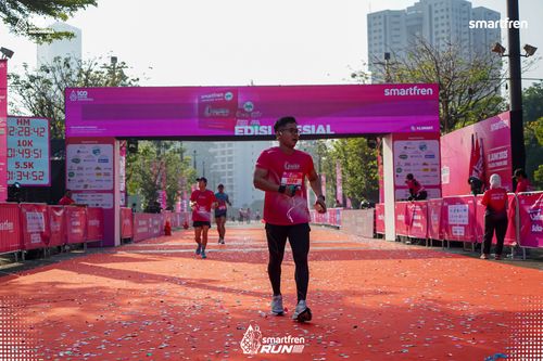 Race photo from Smartfren Run 2025 