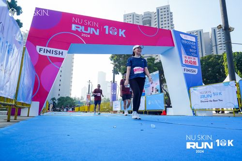 Race photo from Nu Skin Run 10K