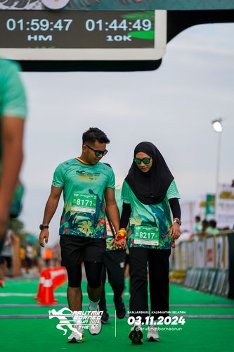 Race photo from Arutmin Borneo Run 2024