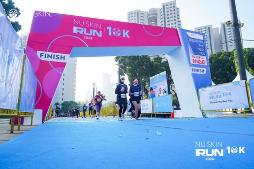 Race photo from Nu Skin Run 10K