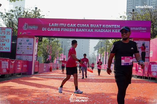 Race photo from Smartfren Run 2025 