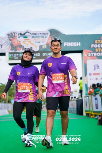 Race photo from Arutmin Borneo Run 2024