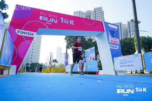 Race photo from Nu Skin Run 10K