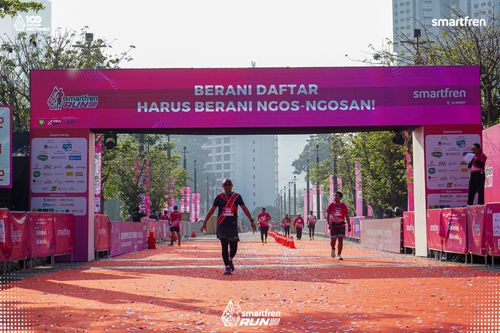 Race photo from Smartfren Run 2025 