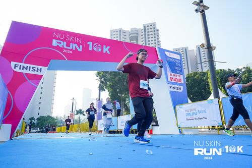 Race photo from Nu Skin Run 10K
