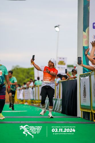 Race photo from Arutmin Borneo Run 2024