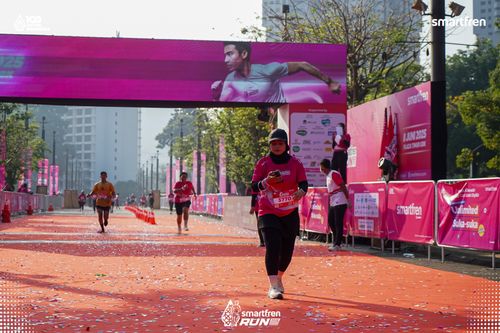 Race photo from Smartfren Run 2025 