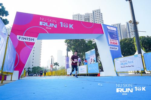 Race photo from Nu Skin Run 10K