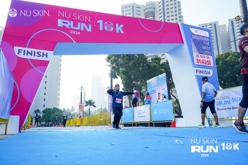 Race photo from Nu Skin Run 10K