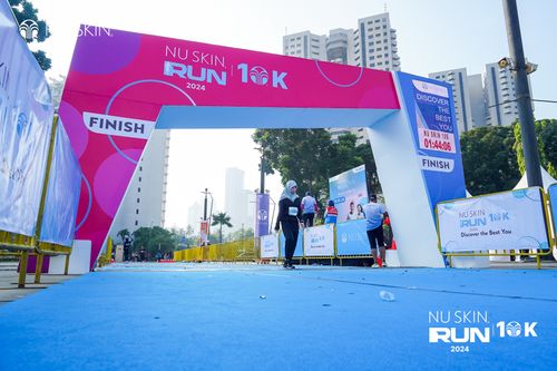 Race photo from Nu Skin Run 10K