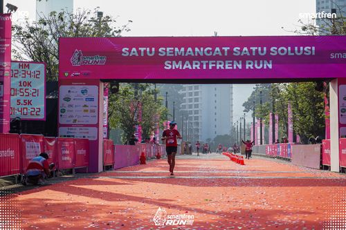 Race photo from Smartfren Run 2025 