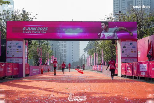 Race photo from Smartfren Run 2025 