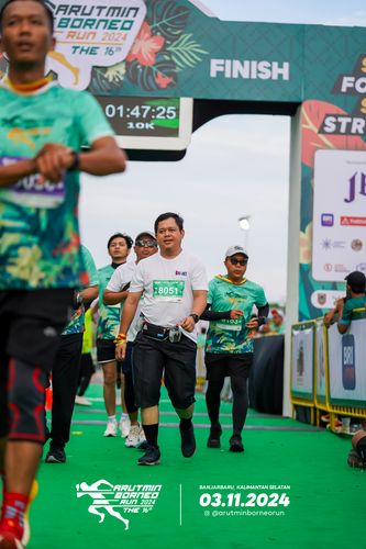 Race photo from Arutmin Borneo Run 2024