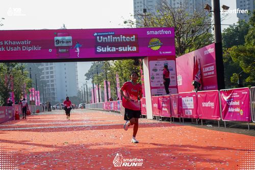 Race photo from Smartfren Run 2025 