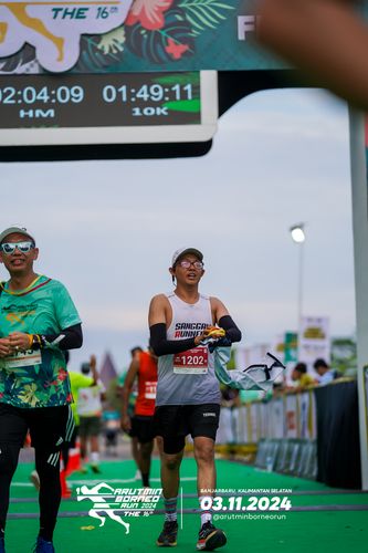 Race photo from Arutmin Borneo Run 2024