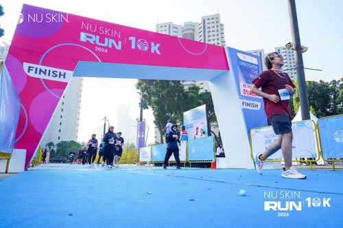 Race photo from Nu Skin Run 10K