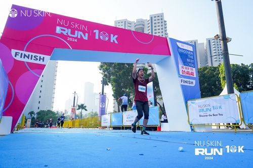 Race photo from Nu Skin Run 10K