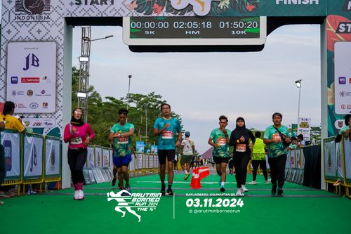 Race photo from Arutmin Borneo Run 2024