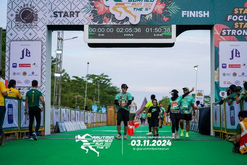 Race photo from Arutmin Borneo Run 2024