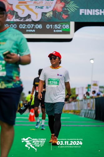 Race photo from Arutmin Borneo Run 2024
