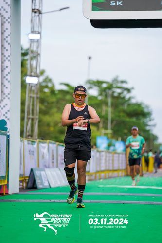 Race photo from Arutmin Borneo Run 2024