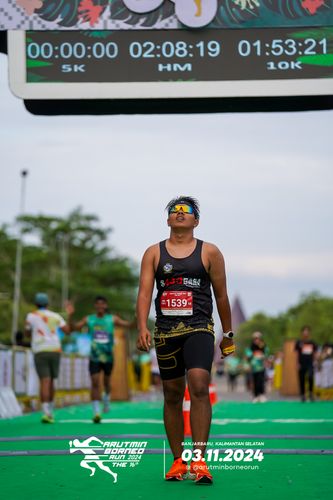 Race photo from Arutmin Borneo Run 2024