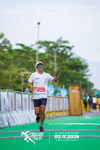 Race photo from Arutmin Borneo Run 2024